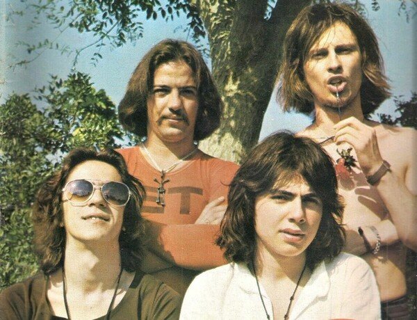 10+1 άλμπουμ του ελληνικού ροκ από το 1972